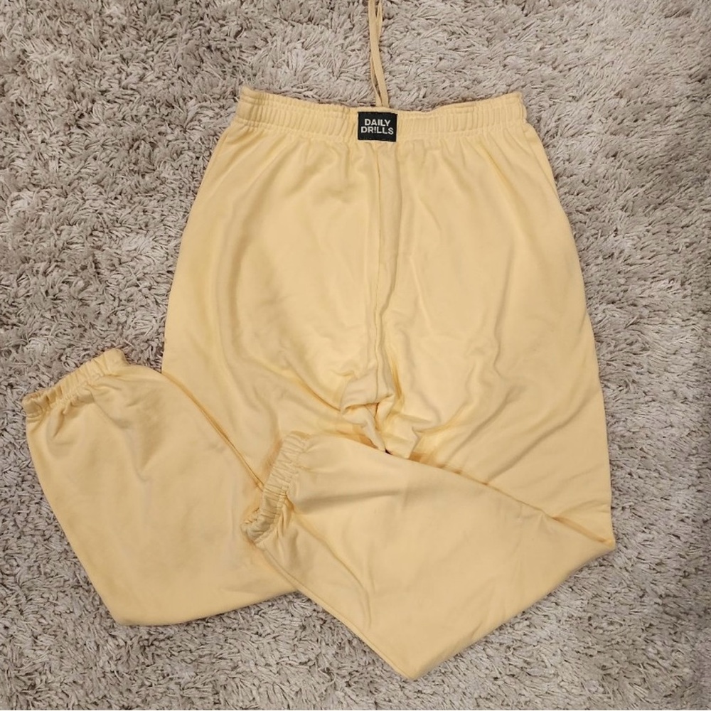 Daily Drills Joggers, Yellow